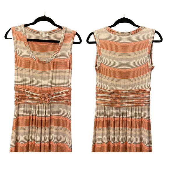 This dress is so super cute - snatch it while you can. Adding a selfie of me. :) - Picture 3 of 4